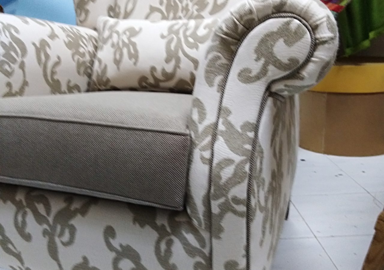 gallery-item