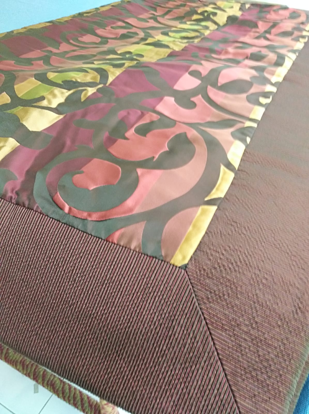 gallery-item