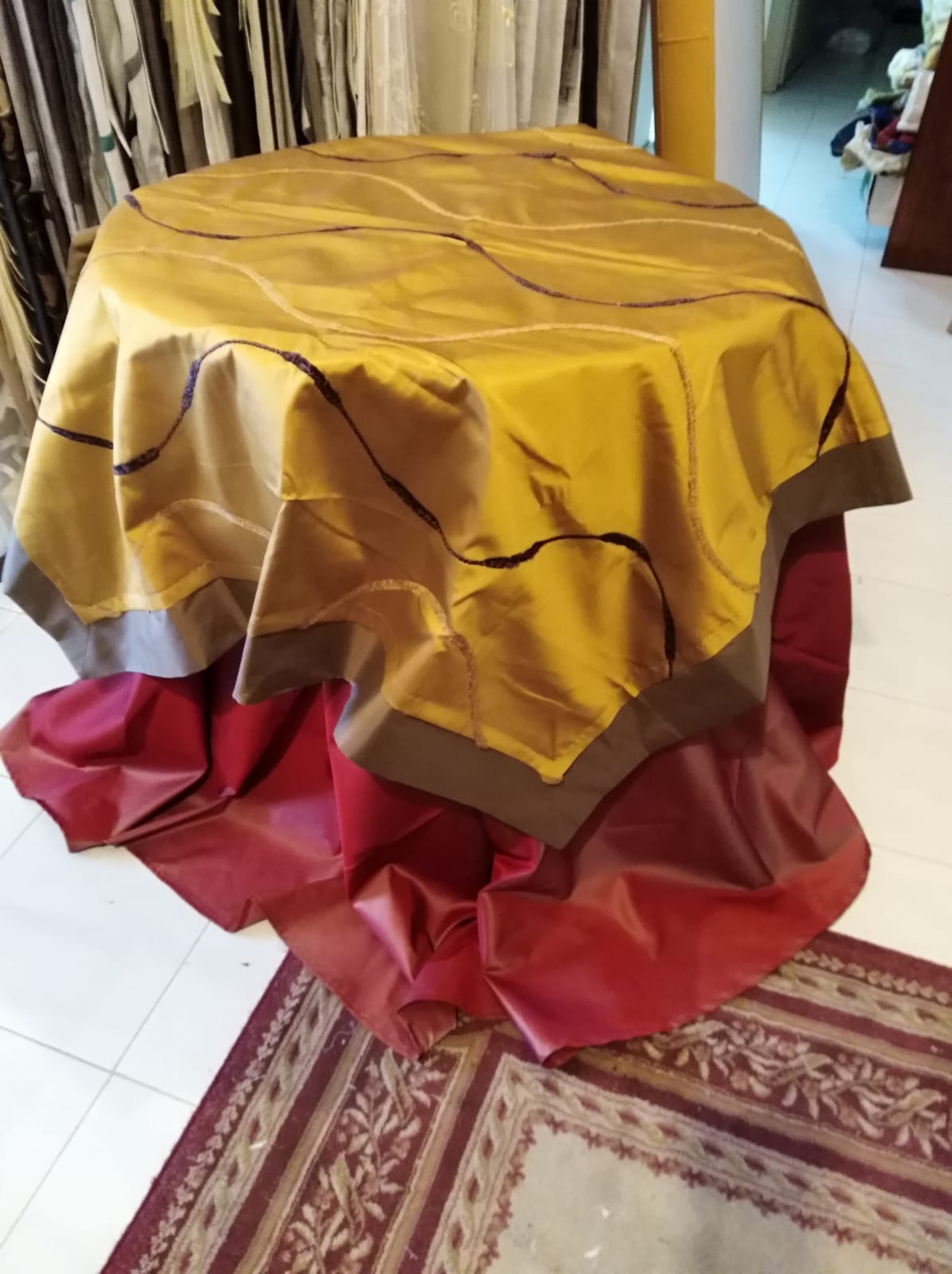 gallery-item