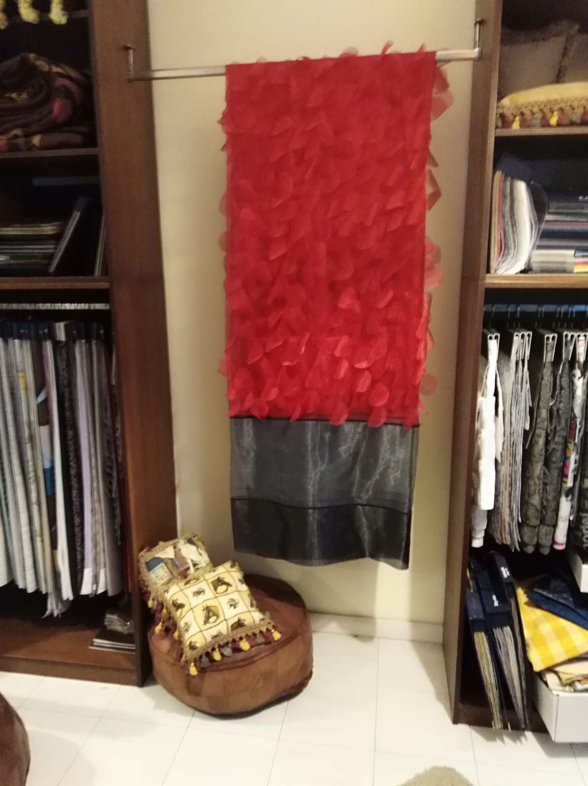 gallery-item