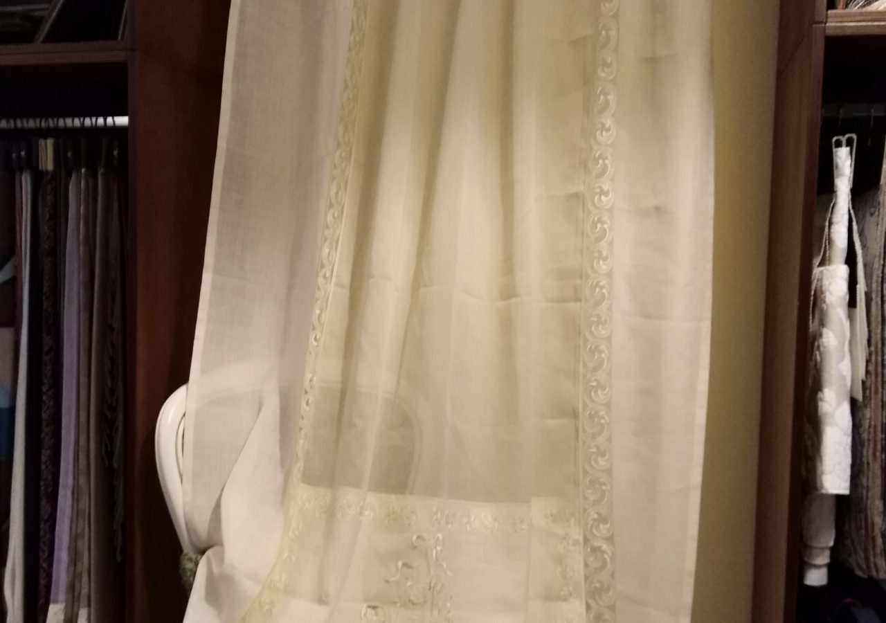 gallery-item
