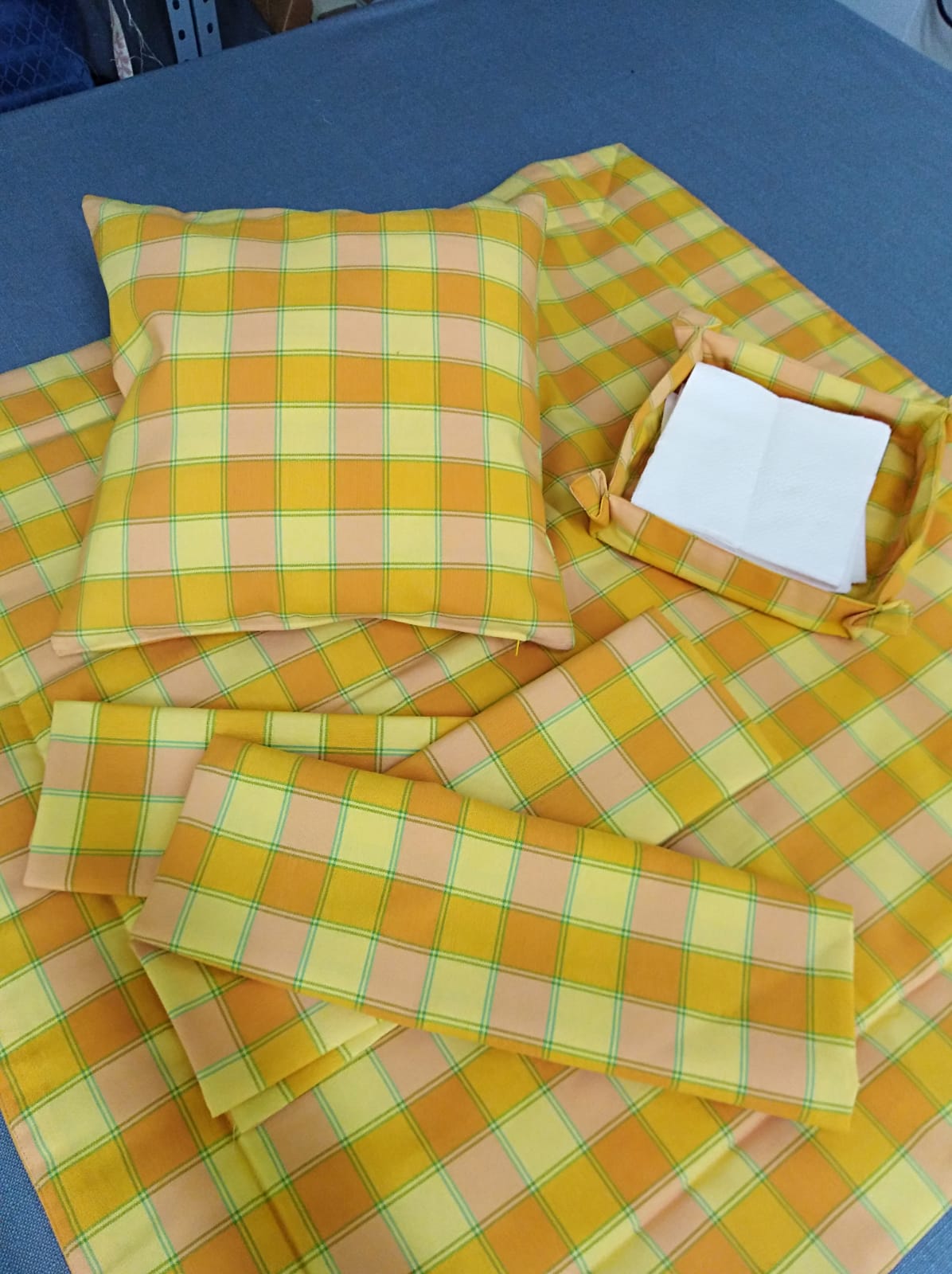 gallery-item